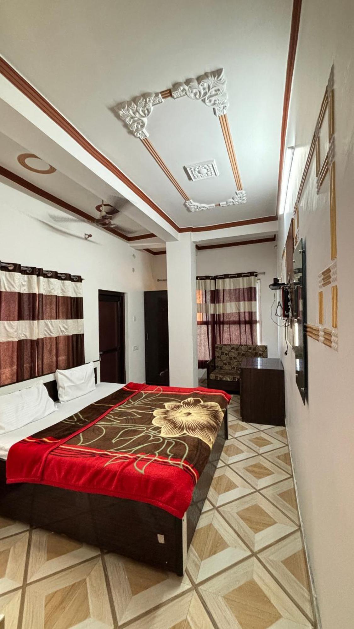 Sattva Cafe And Motel Rishīkesh المظهر الخارجي الصورة