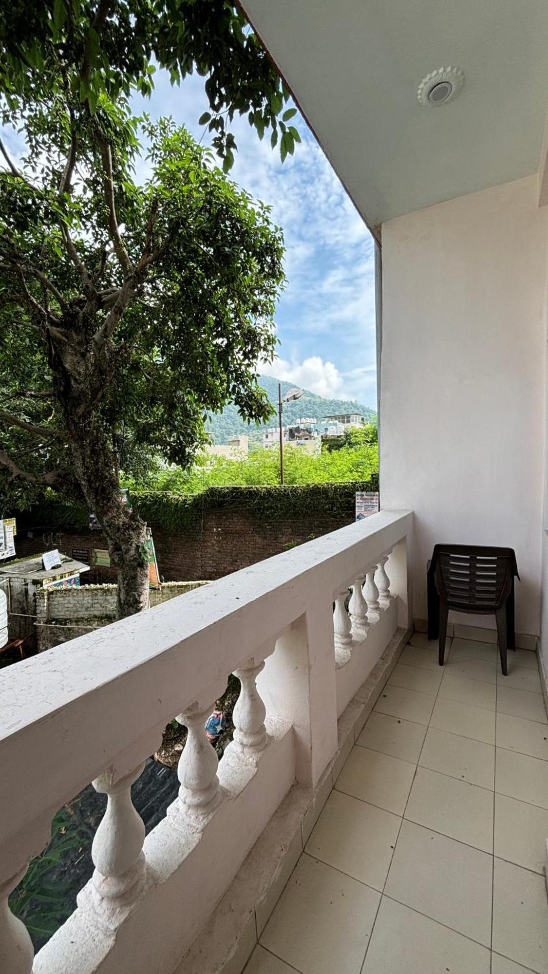 Sattva Cafe And Motel Rishīkesh المظهر الخارجي الصورة