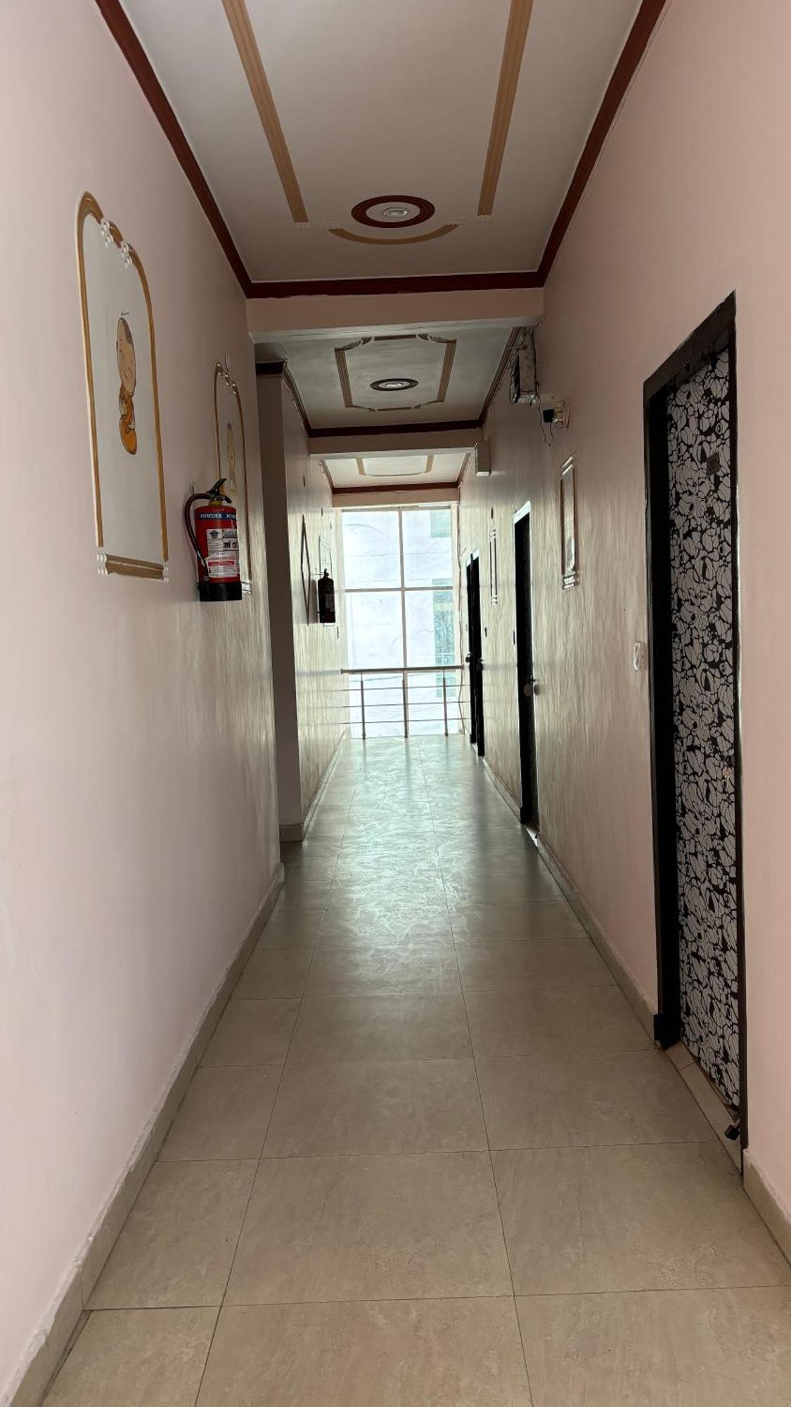 Sattva Cafe And Motel Rishīkesh المظهر الخارجي الصورة